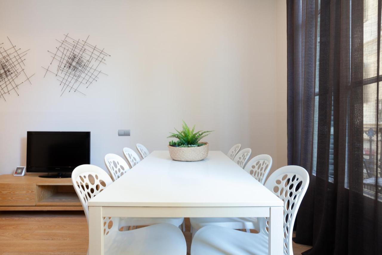 Easysleep Borne Apartment Barcelona Bagian luar foto